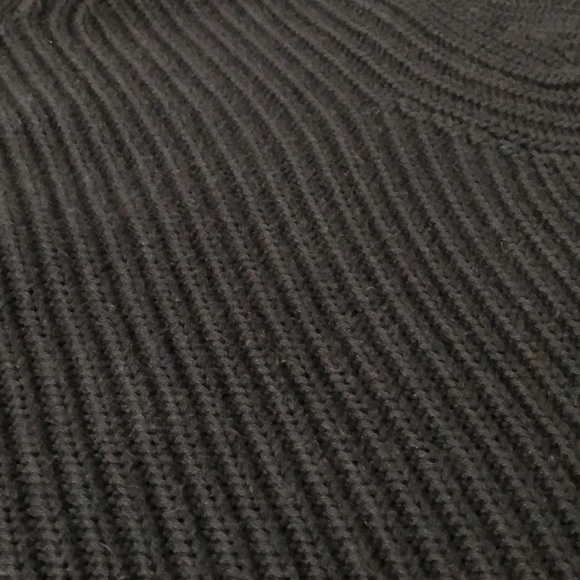 Banana Republic Lace Back Pullover Sweater - Picture 4 of 10